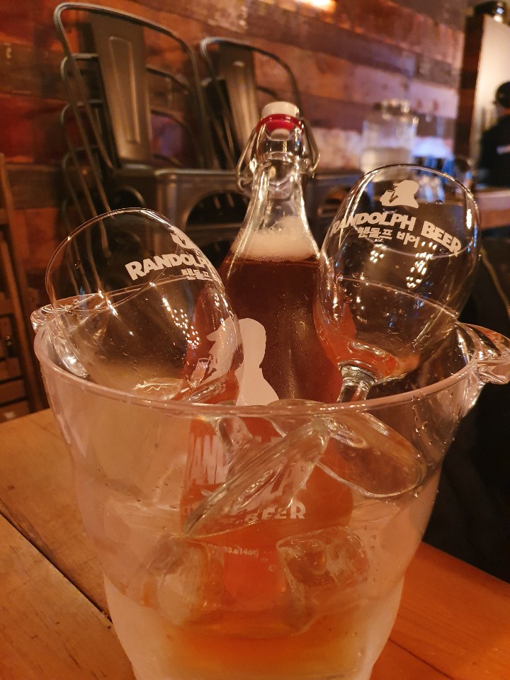  야탑역 피자&수제맥주 - 랜돌프비어