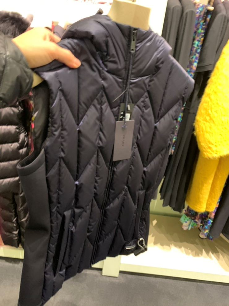 PRADA 프라다 구스다운 베스트 후드 조끼 GILET PIUMINO