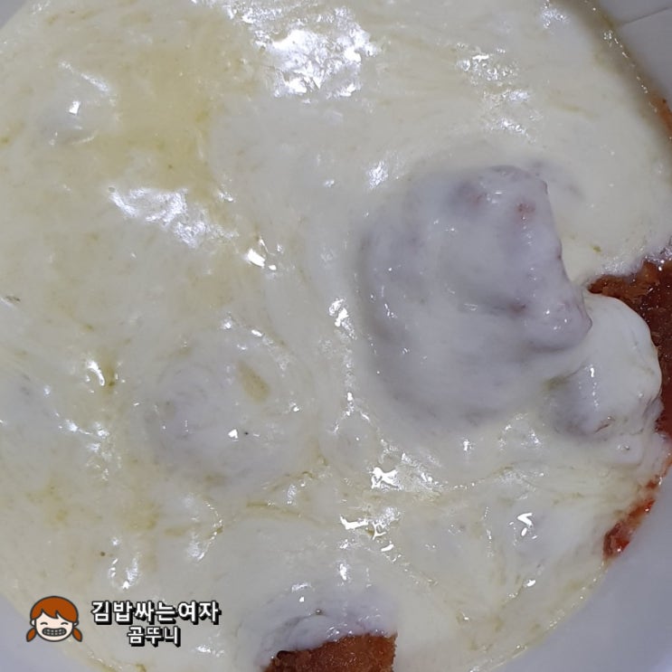  아이들 뛰어노는 공원 근처 치킨집 옆 돈까스집 큰돈가스 배달 후기