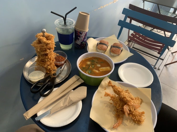 [압구정 맛집]탱크떡볶이 모든메뉴 먹기(국물떡볶이/깔라마리타워/수제새우튀김/스팸초밥)