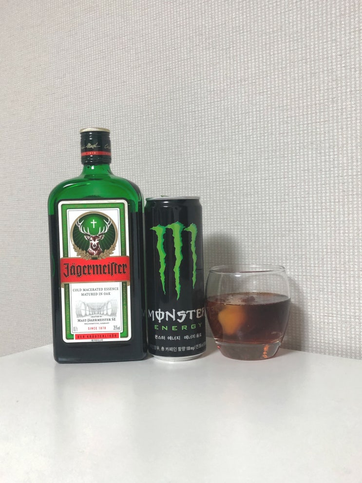  Glass 15. 예거 마이스터와 에너지 드링크, 예거밤 (Jager Bomb)