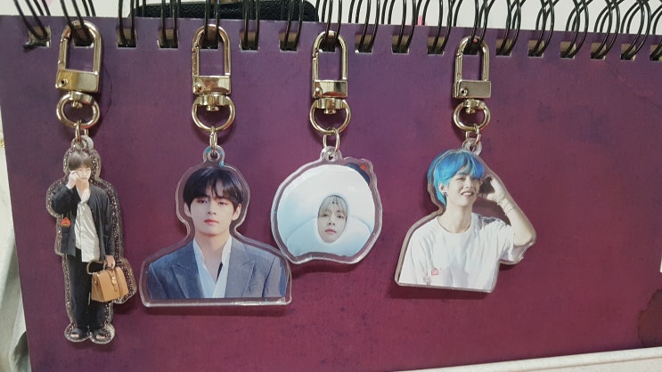  비가와서 공부가 안될땐 태형이 키링을 보자