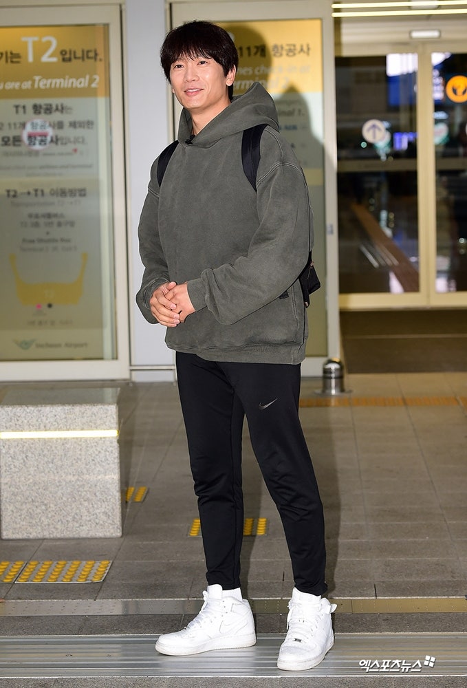 지성 TVN RUN 공항패션 신발 나이키 에어포스 1 하이 코디룩 : 네이버 블로그 지성 Tvn Run 공항패션 신발 나이키 에어포스 1 하이 코디룩 : 네이버 블로그