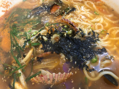  오늘은 해물 칼국수 먹었네요^^