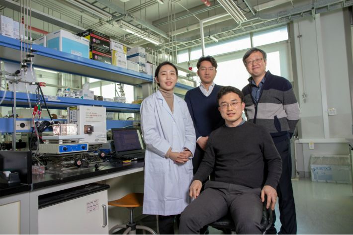 버려진 폐목재서 석유화학제품 원료 뽑아낸다 버려진 폐목재서 석유화학제품 원료 뽑아낸다
