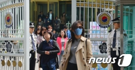 2020년 공무원 책임보험 도입...'34만명 소송비용 보전받는다' 2020년 공무원 책임보험 도입...'34만명 소송비용 보전받는다'