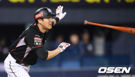 유한준, KT 위즈와 2년 20억 FA 계약 유한준, KT 위즈와 2년 20억 FA 계약