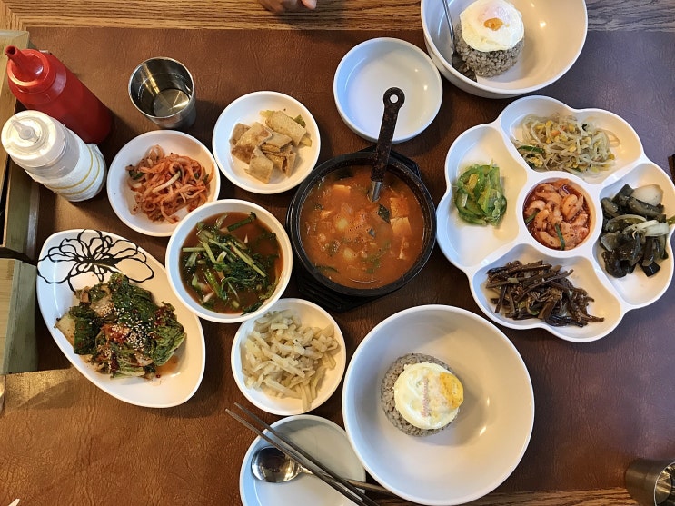  청주사직동밥집 전집에서 보리밥 먹기