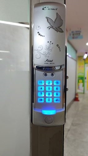  [익산열쇠]익산시 영등동 동신아파트 상가2층 샷시보조번호키 설치-익산열쇠집,익산도어락,익산번호키,익산방충망,익산방범창