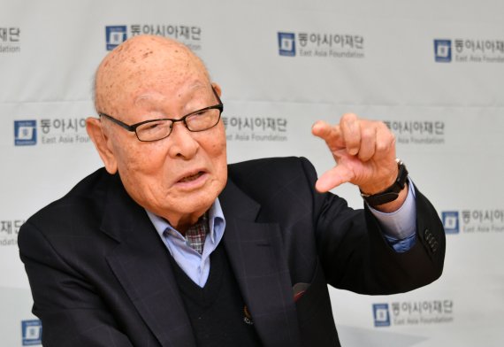  주한미군방위비 압박에 대한 분석과 대응전략