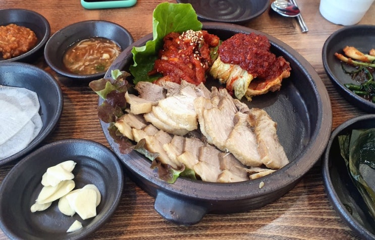  신불당 수육최고 돌돌이김치보쌈집
