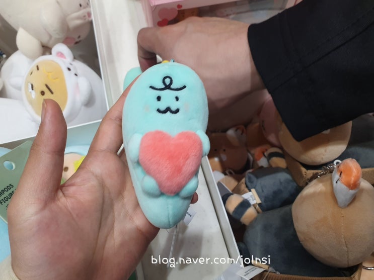  어느덧 연말이구나(with 죠르디 열쇠고리 키링 에어팟케이스)