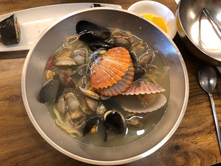  부산 온천장 해물칼국수 최애는 소문난 김가네 칼국수집