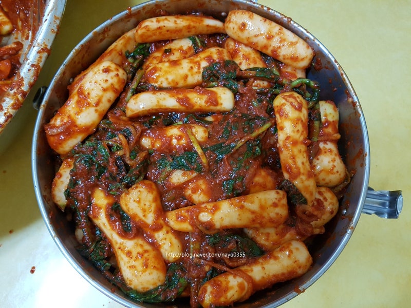 알타리 무우 김치 담기...
