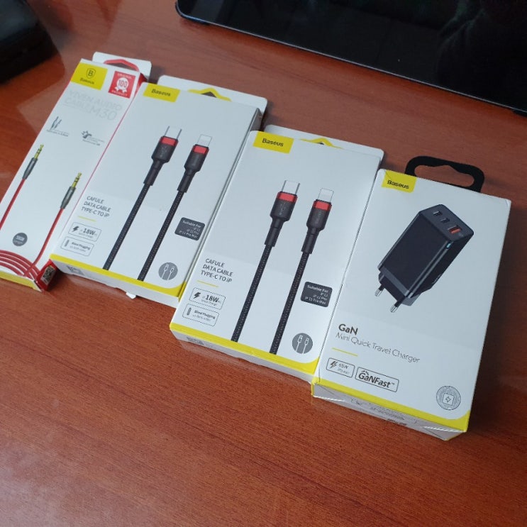  Baseus USB PD 충전기와 C to 라이트닝 케이블