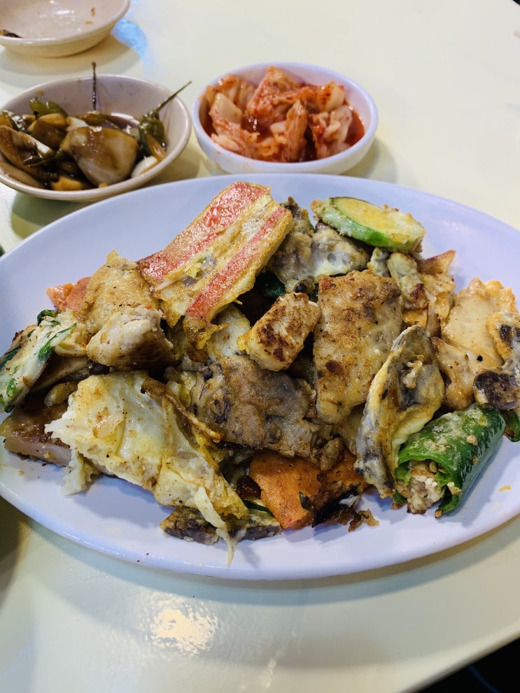  비오는 일요일 늦은 시간 광장시장 막걸리+전 먹방