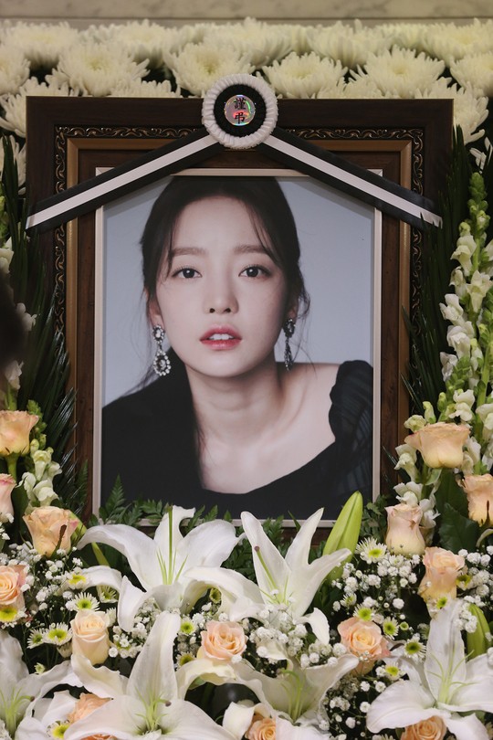 평안히 영면하길…故구하라, 오늘(27일) 비공개 발인 엄수 평안히 영면하길…故구하라, 오늘(27일) 비공개 발인 엄수