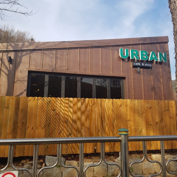  아늑하고 아기자기한 작은 카페 동두천 Urban(어번) 카페