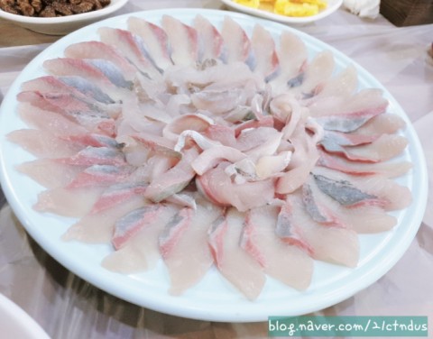  부산 광안리: 민락활어직판장 조은상회에서 회한상차림 -