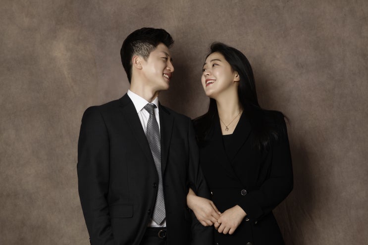 연말 커플사진은 홍대 수상한 사진관 ! [홍대 사진관 / 홍대 스튜디오 / 홍대 커플사진 / 신촌 사진관 / 신촌 스튜디오 ]