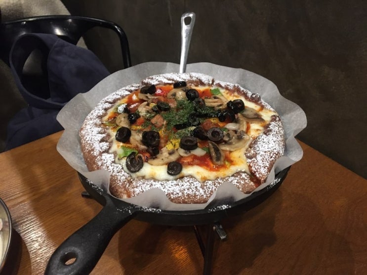 홍대 피자/홍대입구역 맛집. 제임스시카고피자 홍대본점 홍대 피자/홍대입구역 맛집. 제임스시카고피자 홍대본점