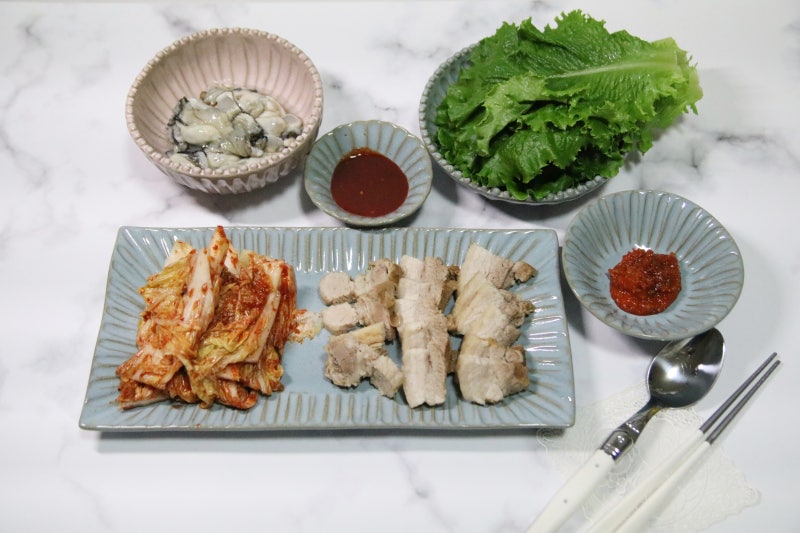 돼지보쌈삶는법 전기밥솥 vs 냄비 수육삶는법