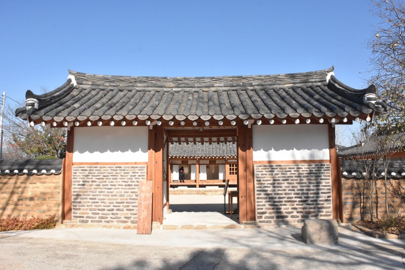 함안 부자 길! 효성그룹 창업자 조홍제 생가 복원 개방했어요.