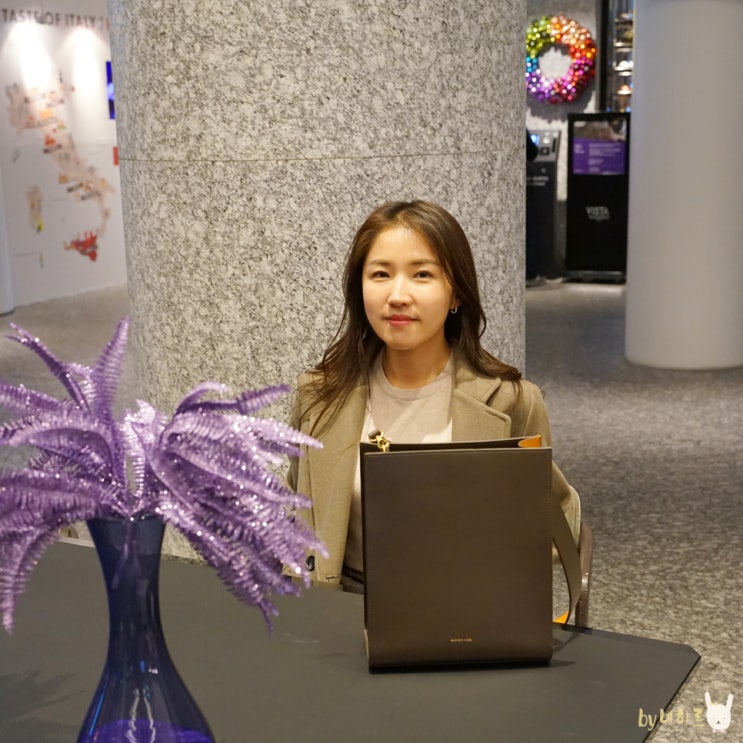 디자이너 가방 옘스코르 쇼퍼백 겨울 데일리백! 디자이너 가방 옘스코르 쇼퍼백 겨울 데일리백!