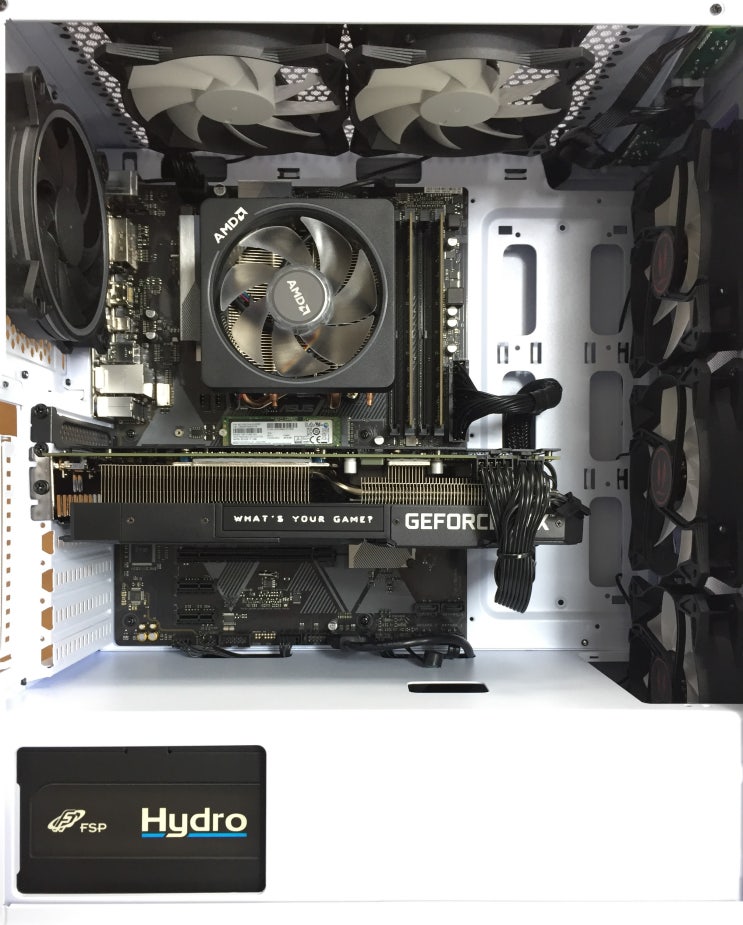  화이트 감성의 3RSYS S700 조립PC 빌드
