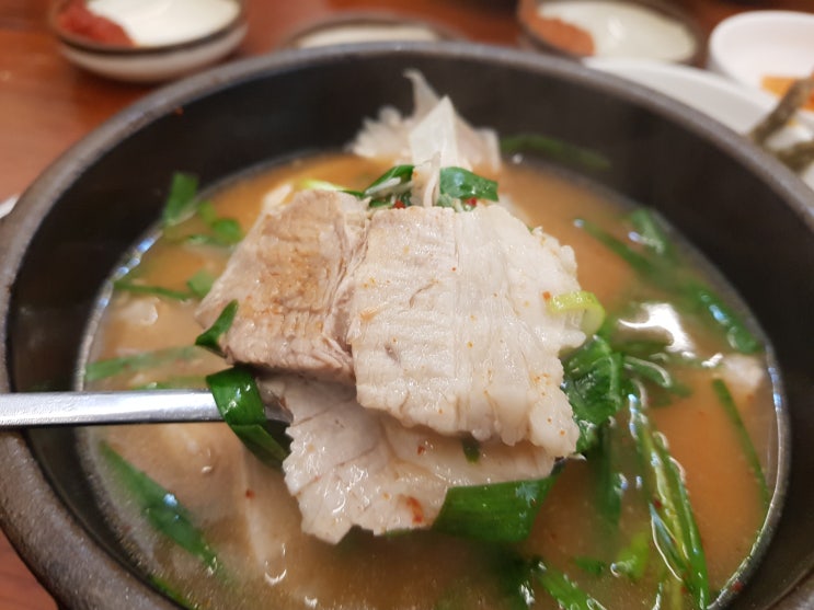  부산 범일동 맛집, 비오는날 진한국물과 맛좋은 돼지국밥 한그릇