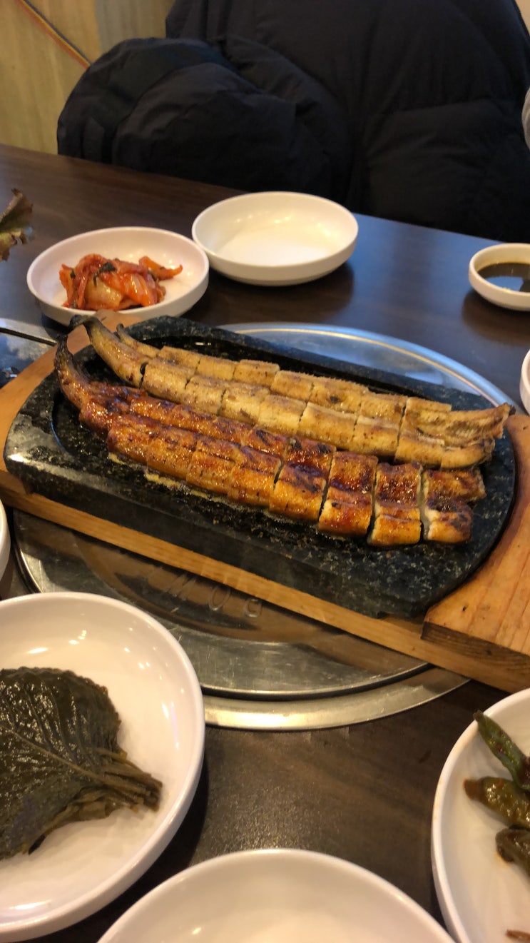  동대문 시장 간 김에 손가네민물장어 들렀어요.