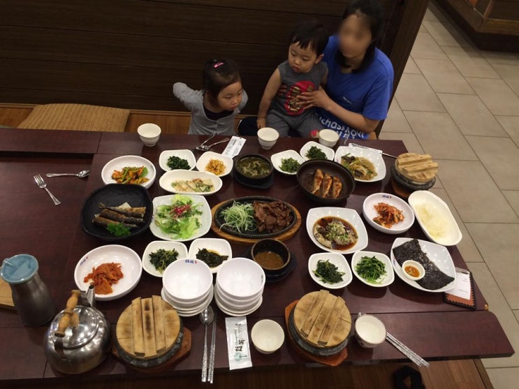 밥상 상판을 통째로 들고 오는 이천 쌀밥정식 맛집 청목