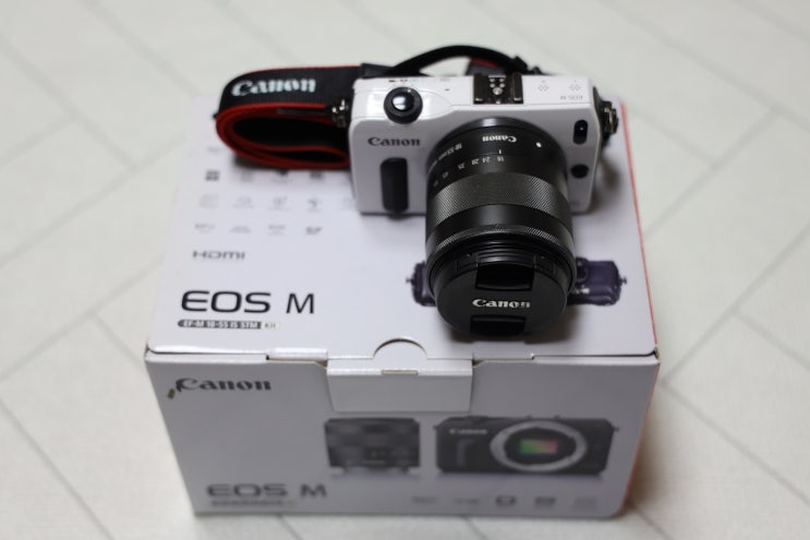[Canon EOS M] 캐논의 첫 번째 미러리스 카메라