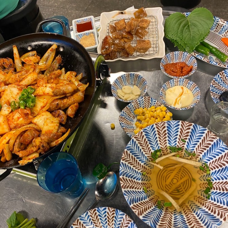  [경기/일산] 라페스타 정발산역 돼지김치구이 맛집 " 정통집 "Feat 남자 둘이서 이렇게 잘먹는다고? 본점 