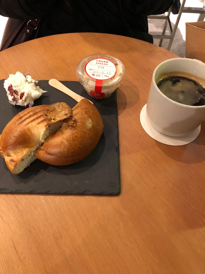  [광화문 포비] 디타워 베이글, 크림치즈 맛있음