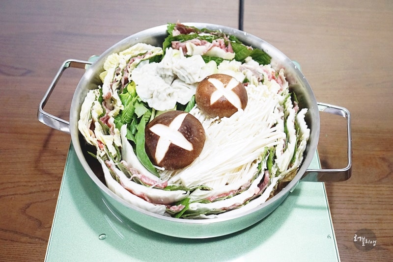 핀일로 인덕션냄비로 밀푀유나베 맛있게 먹었죠