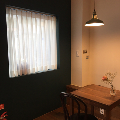  청록색 대문이 따뜻하게 맞이하는 곳 : 밀크커피바(Milk Coffee Bar) :