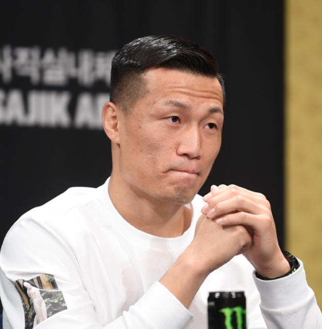 부산 UFC 대회 정찬성 상대 오르테가 부상으로 에드가로 결정