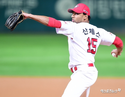 전 SK 와이번스 앙헬 산체스, 요미우리 자이언츠 입단 전 SK 와이번스 앙헬 산체스, 요미우리 자이언츠 입단
