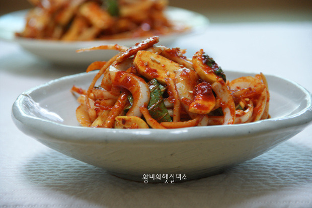  새콤 달콤 아작아작 (도라지 밤 초무침)