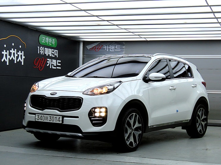  무사고 저렴한 중고 SUV 파노라마썬루프가 있는 풀옵션 스포티지4세대 2.0 프레스티지입니다.