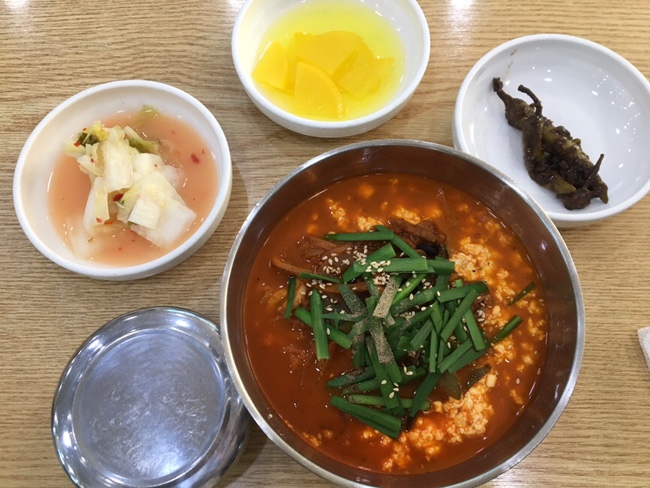  나혼자 1박 2일 강릉여행 (2) / 동화가든, 순두부젤라또, 툇마루커피
