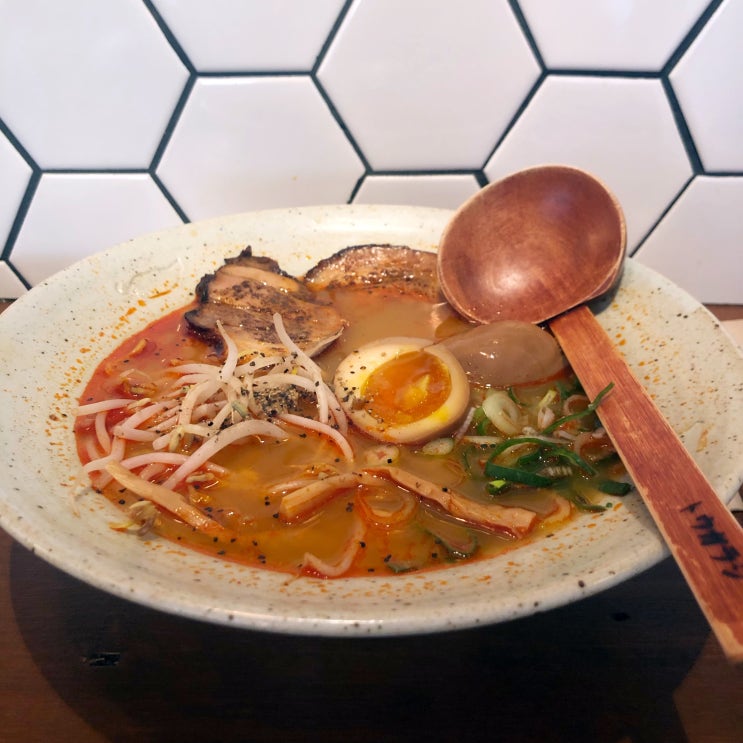  학동역 라멘 토가라시 유명하던데 난 별로