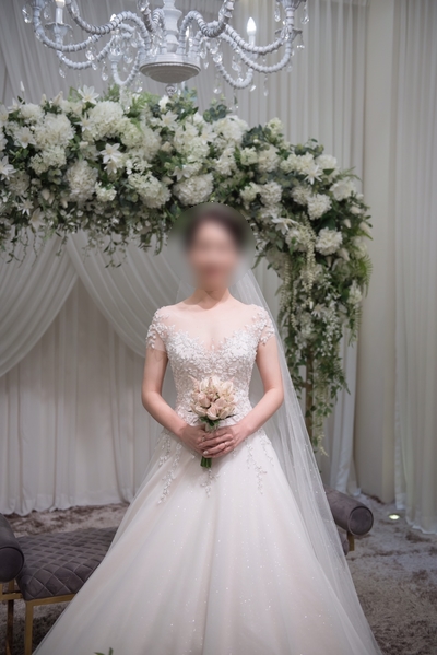  [부케] 본식 부케(라노비아) 후기 3 신부 대기실에서 부케 - 다이렉트 결혼준비