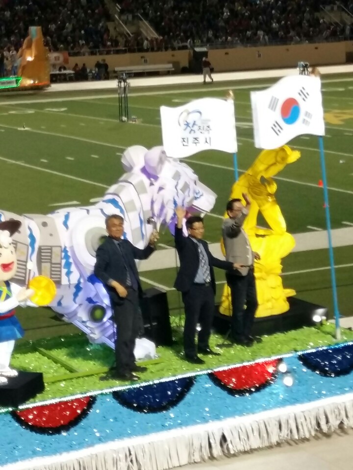  미국 텍사스주 맥알렌시 크리스마스 홀리데이 퍼레이드 주요행사 참석/세계축제협회 아시아지부/정강환회장/축제닥터정강환/진주남강유등축제