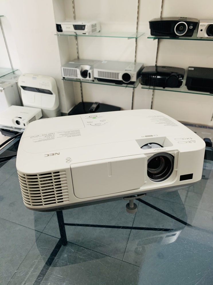  LCD 프로젝터 작은방 거실 설치없이 사용가능 NEC M311X