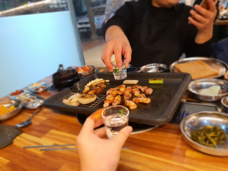  [텍폴맛집] 쭈니를 친정에 맡겨두고 자유부부가 되어 요새 핫한 "그 고기집"을 들렸네요.