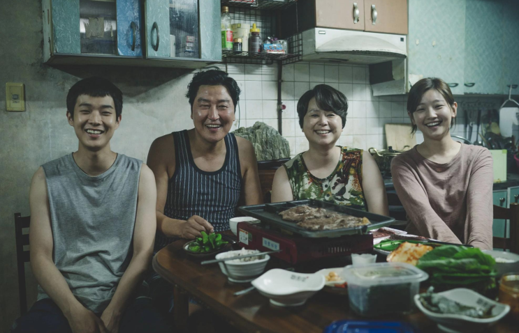  [토론토 국제 영화제]봉준호 감독 기생충 각 분야 최고상 3관왕 휩쓸어 화제