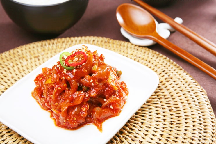  사각사각 씹히는 맛이 일품인 가리비 젓갈