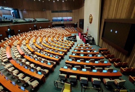 [속보] 與 "한국당과 합의 안 되면 4+1 <b>예산안 본회의 상정</b>... 